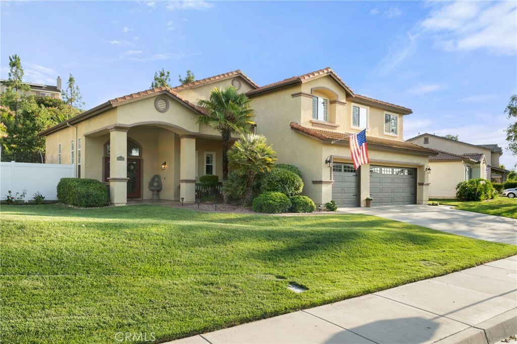 Property Photo: 41101 Promenade Chardonnay CA 92591