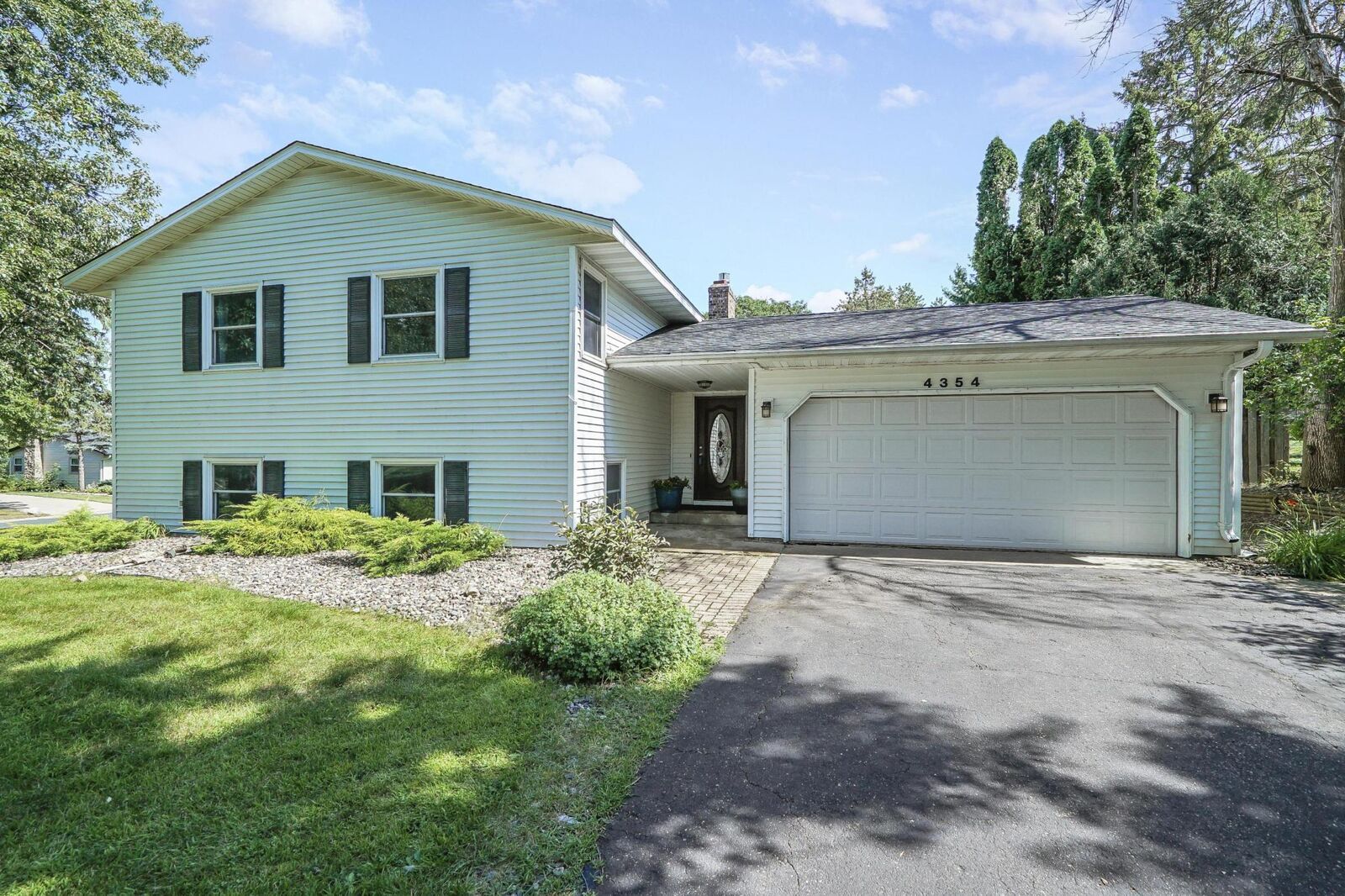 Property Photo:  4354 Svensk Lane  MN 55123