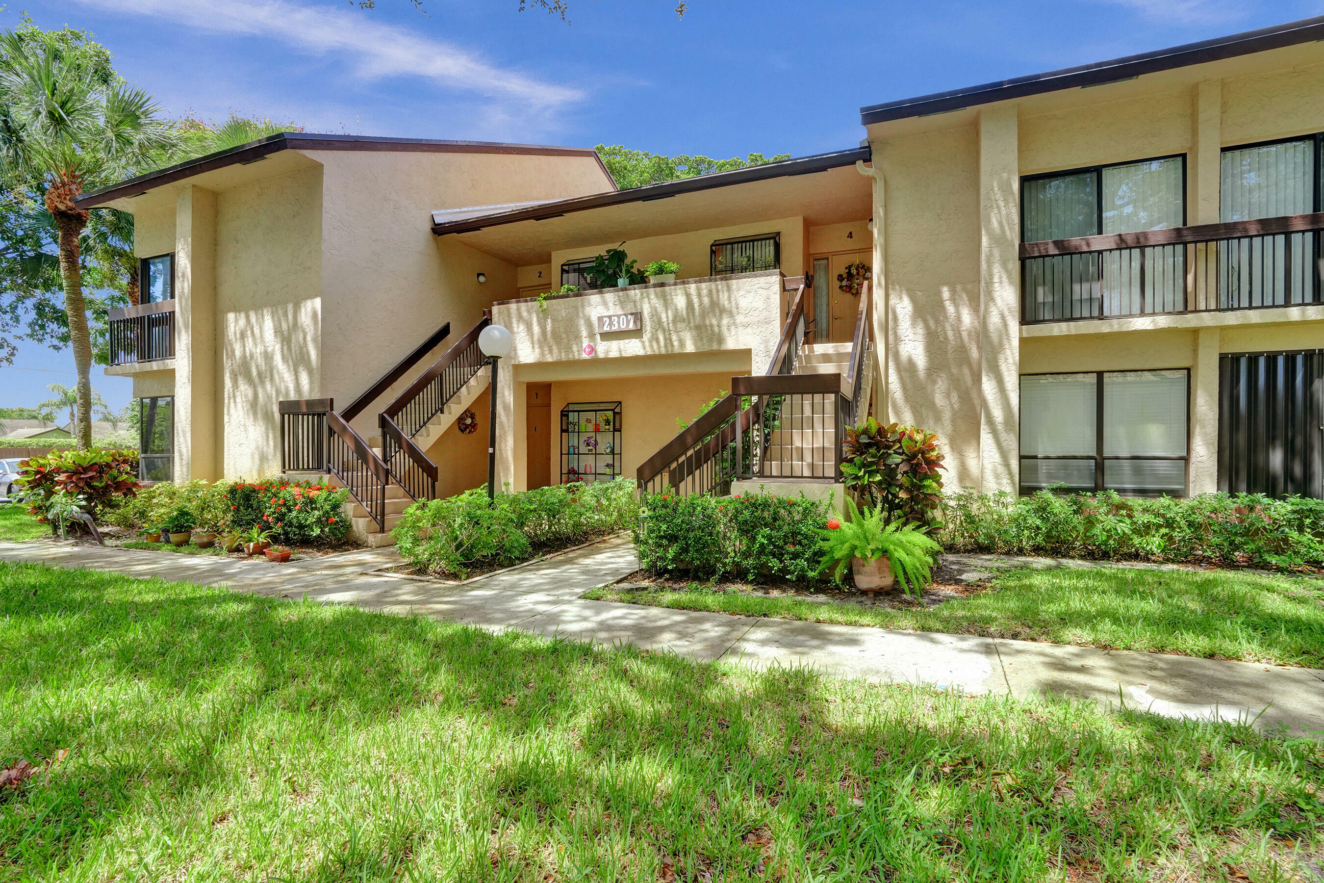 Property Photo:  2307 SW 15th Street 3  FL 33442 