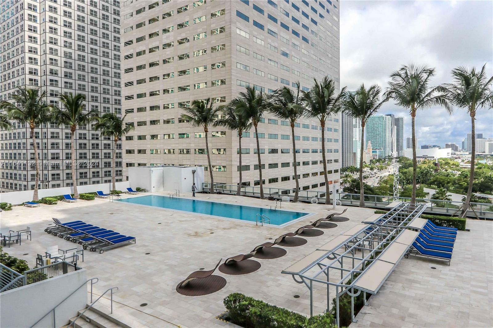 Property Photo:  325 S Biscayne Blvd 1422  FL 33131 