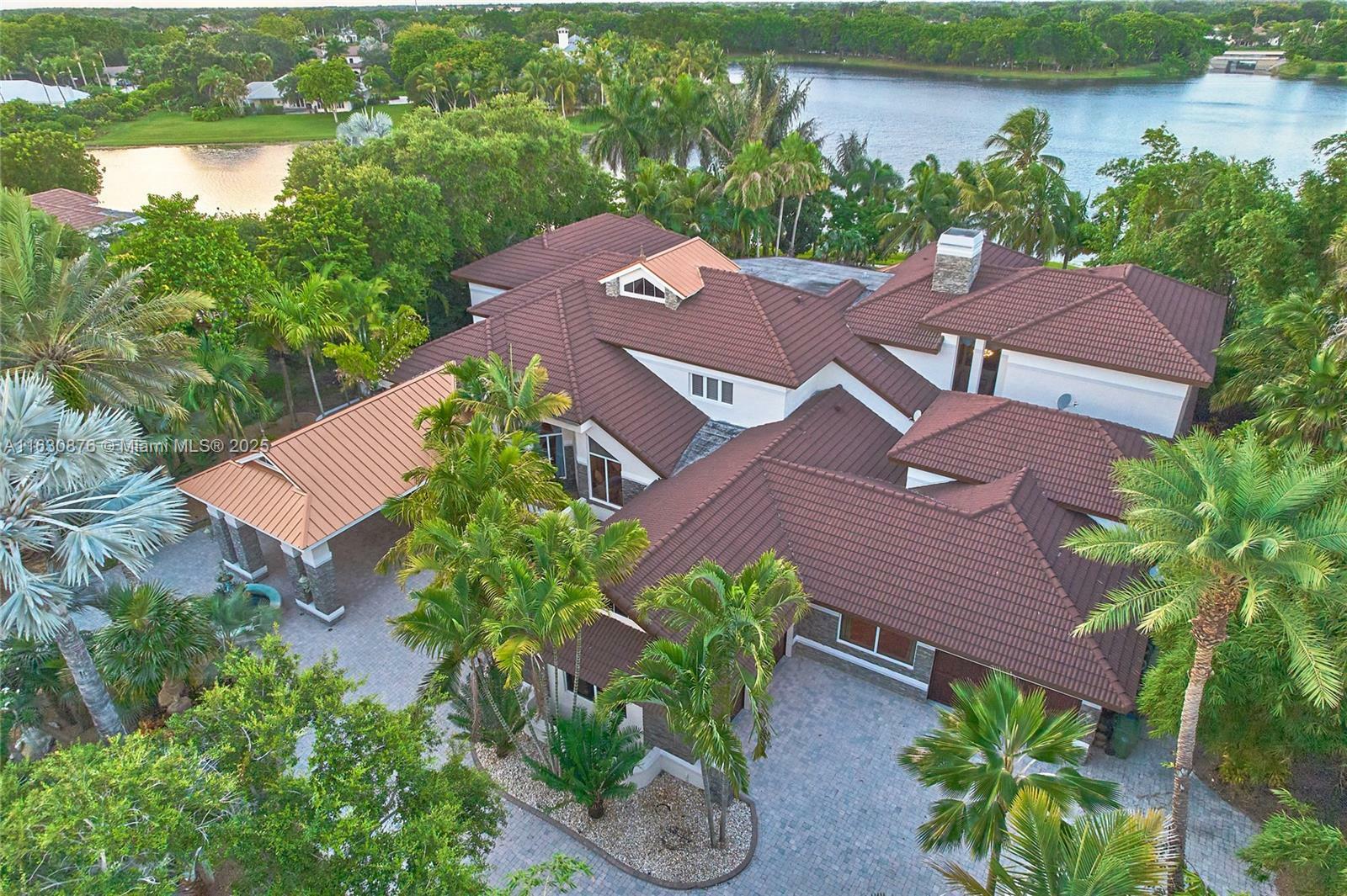 Property Photo: 2941 Paddock Ln FL 33331
