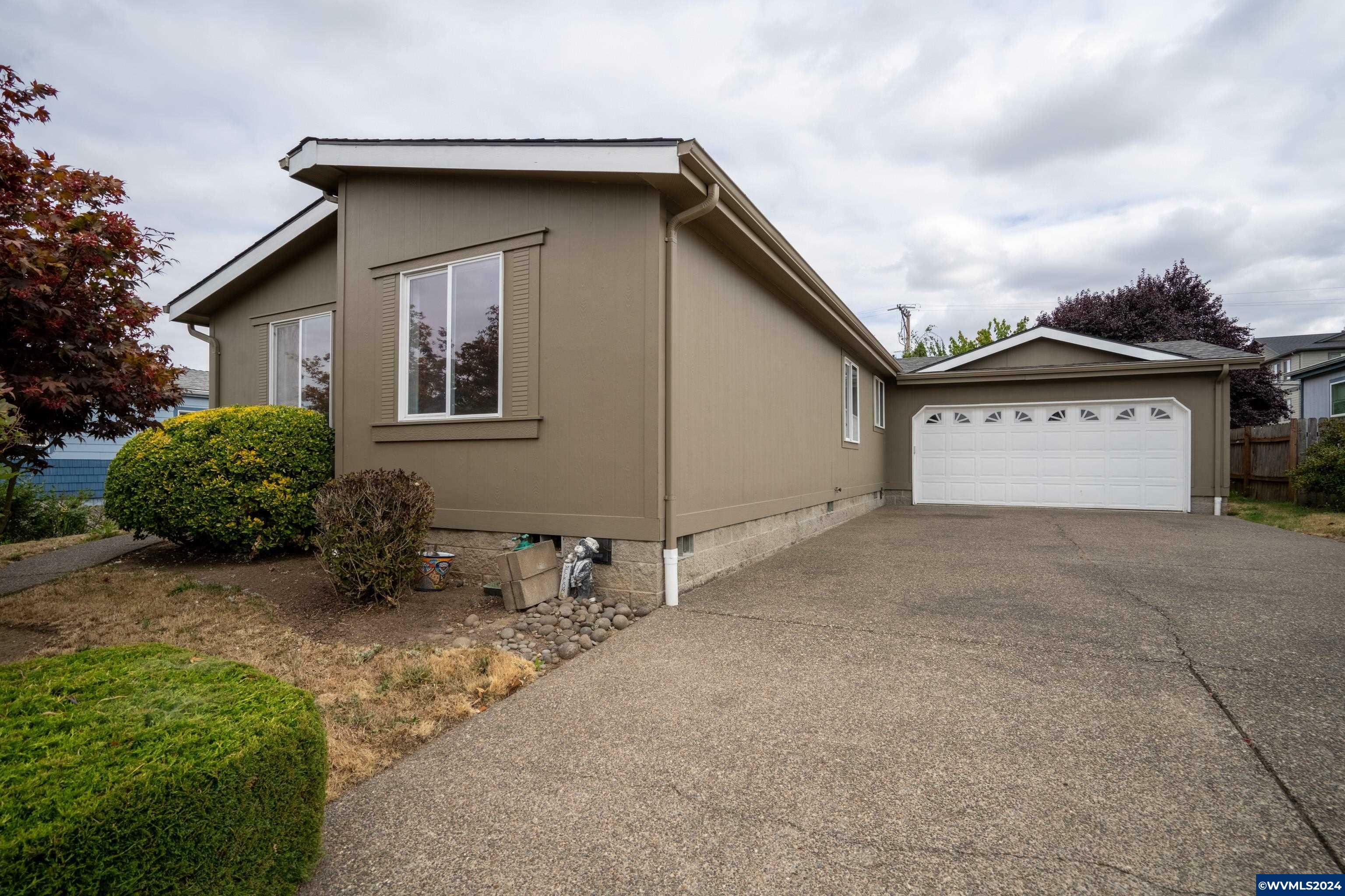 Property Photo:  5202  Oahu Av SE  OR 97317 