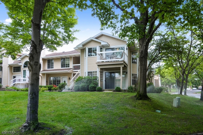 Property Photo:  15 Wendover Ct  NJ 07921 