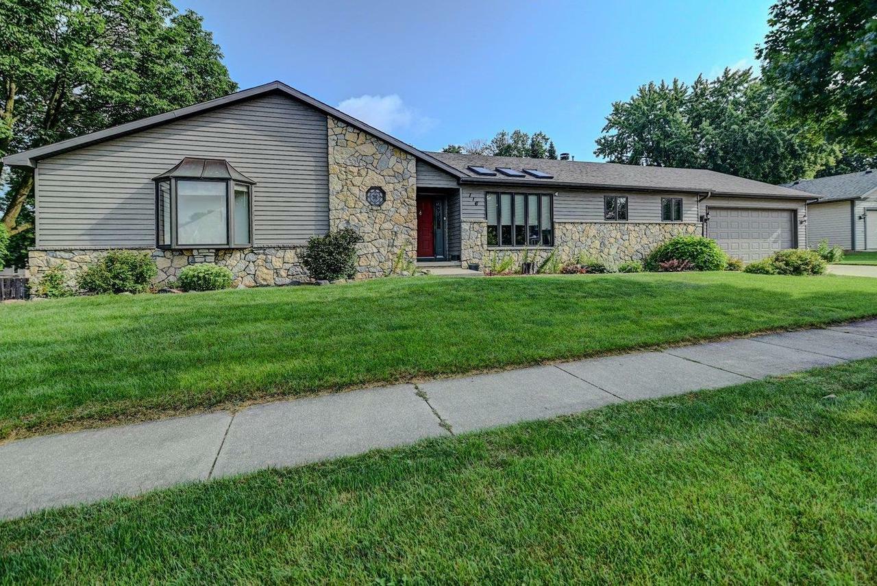 Property Photo:  116 Stonehaven Drive  WI 53590 