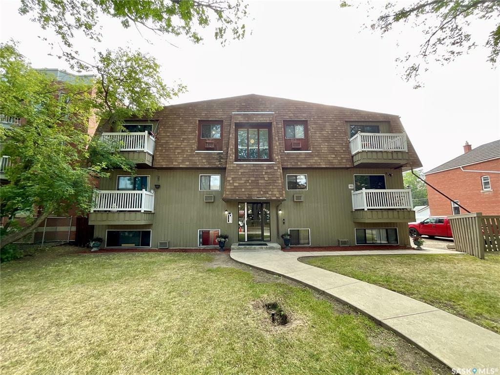 Property Photo:  2221 Robinson Street  SK S4T 2R1 