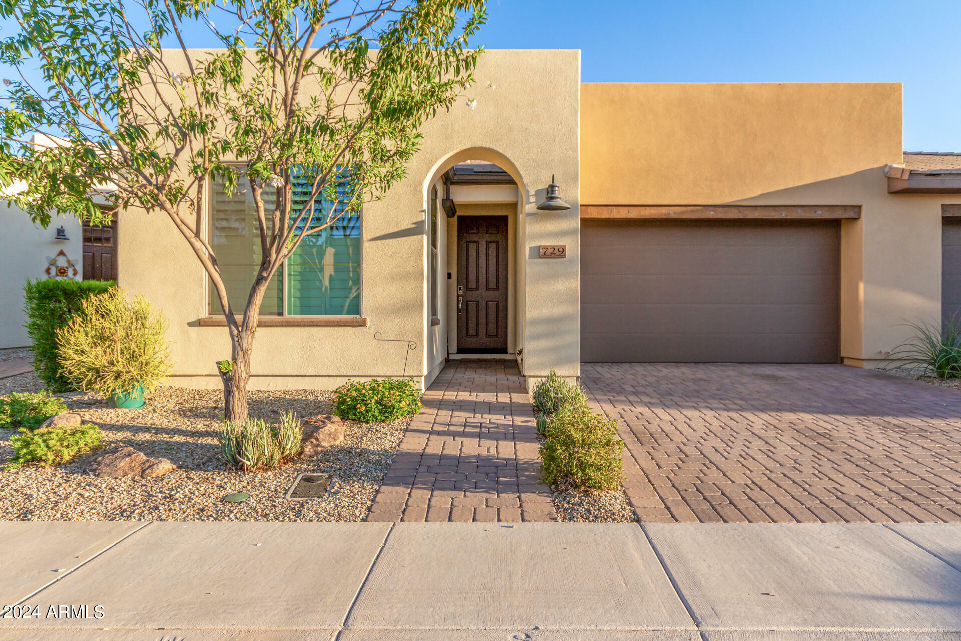 Property Photo:  729 E Cobble Stone Drive  AZ 85140 