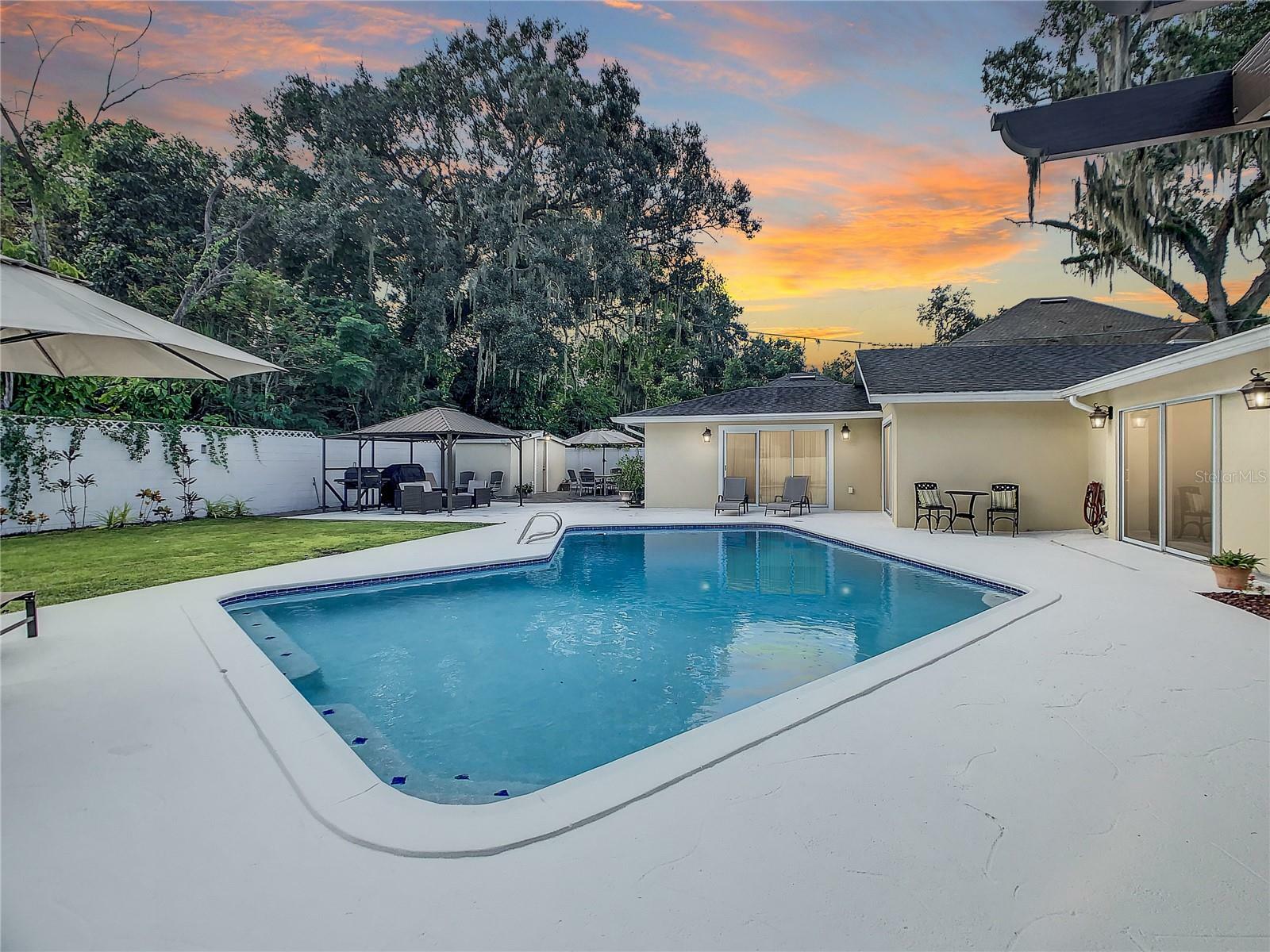 Property Photo:  205 S Highland Avenue  FL 34787 