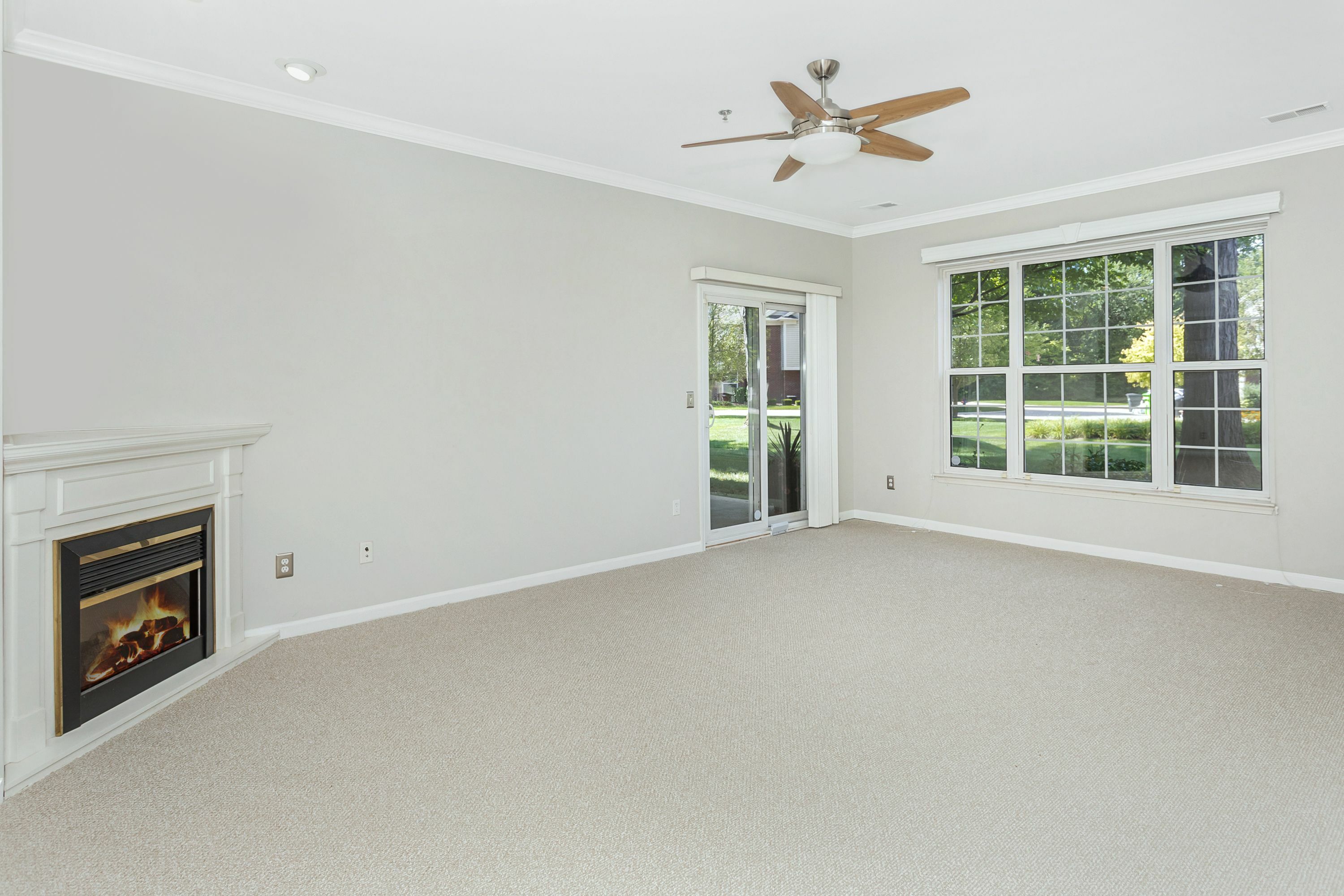 Property Photo:  1651 Deepwood Circle  MI 48307 6097 