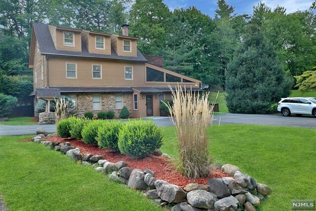 Property Photo:  20 Cripplebush Road  NJ 07675 