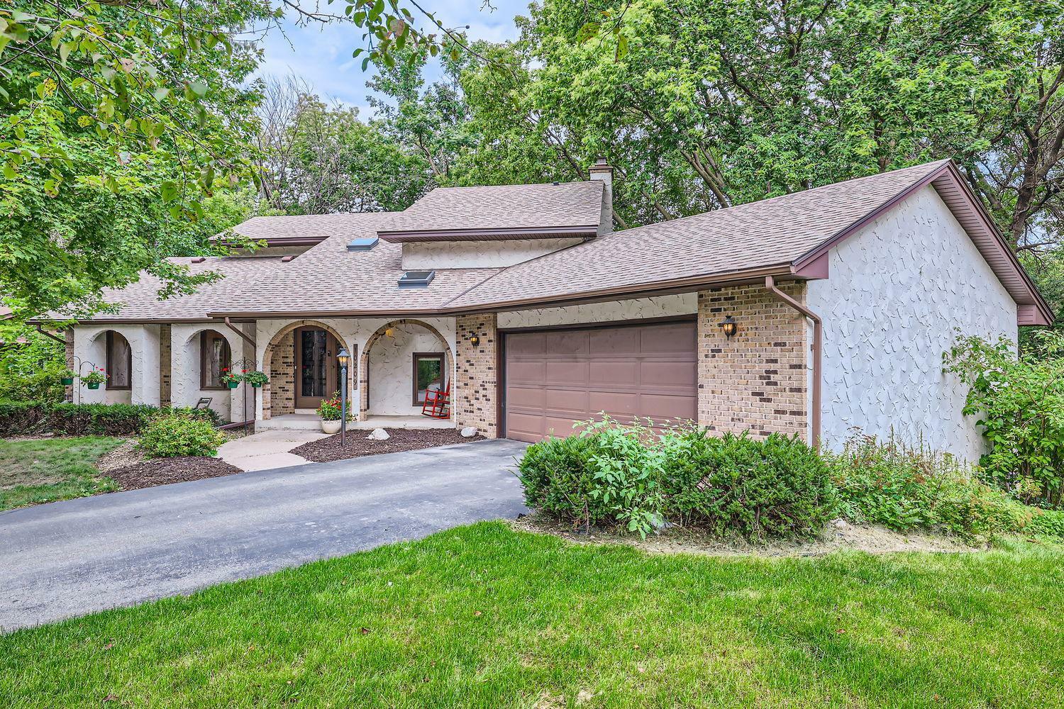 Property Photo: 10209 Toledo Circle MN 55437