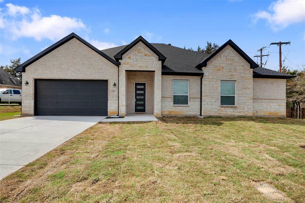 Property Photo:  2217 S Peachtree Court  TX 75020 