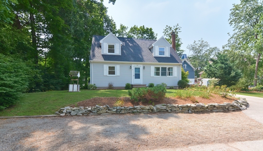 Property Photo: 165 Cottage St MA 02048