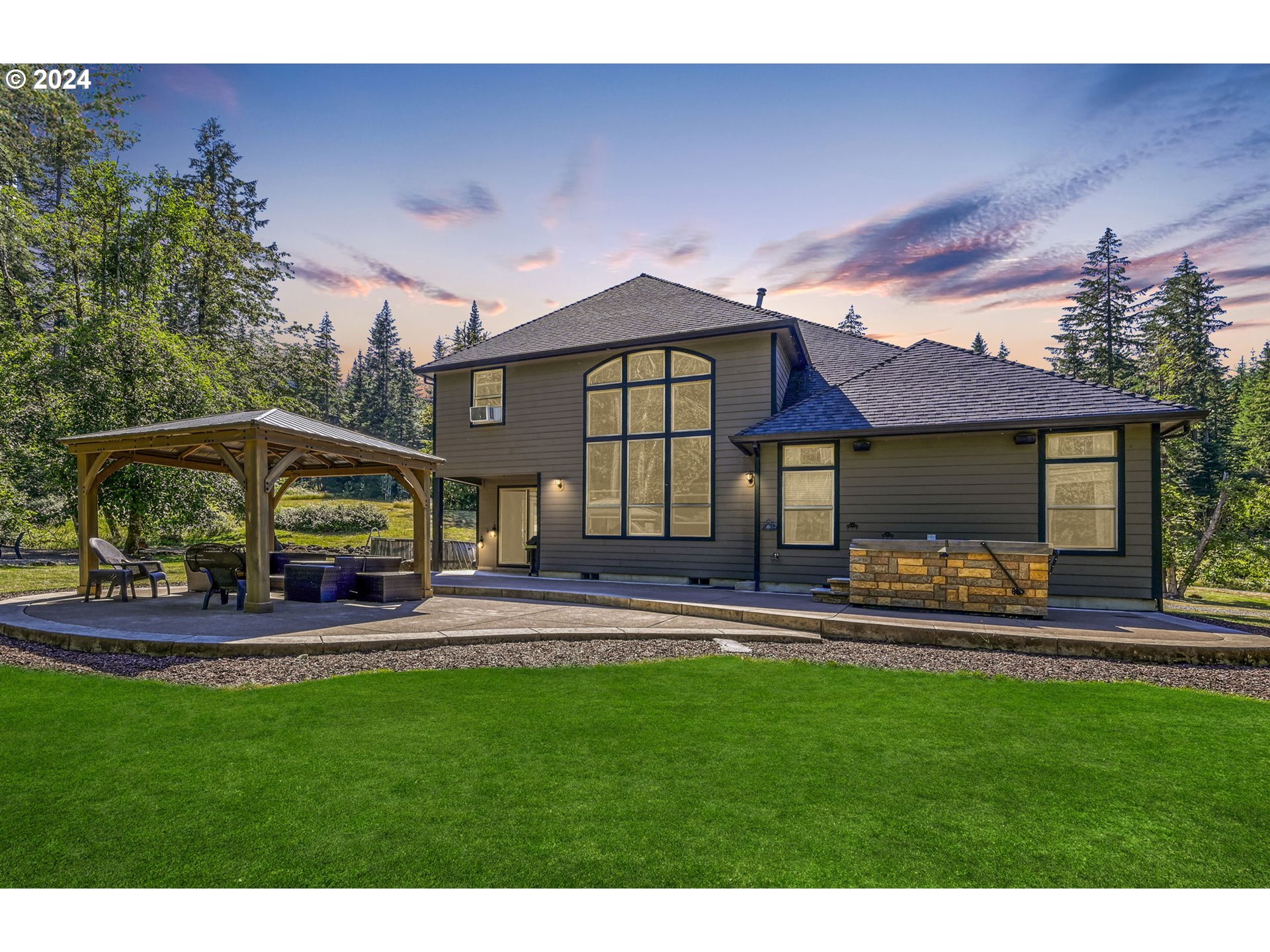 Property Photo: 82241 Bear Mountain Rd OR 97426