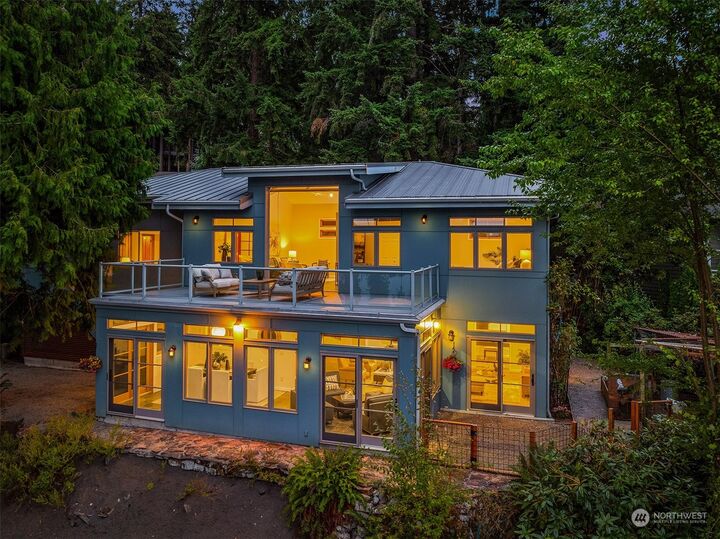 Property Photo: 2113 East Lake Sammamish Parkway SE WA 98075