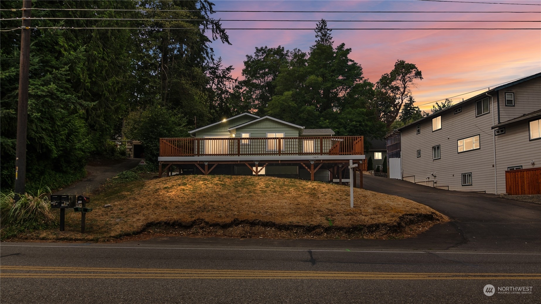 Property Photo:  13615 Des Moines Memorial Drive S  WA 98168 