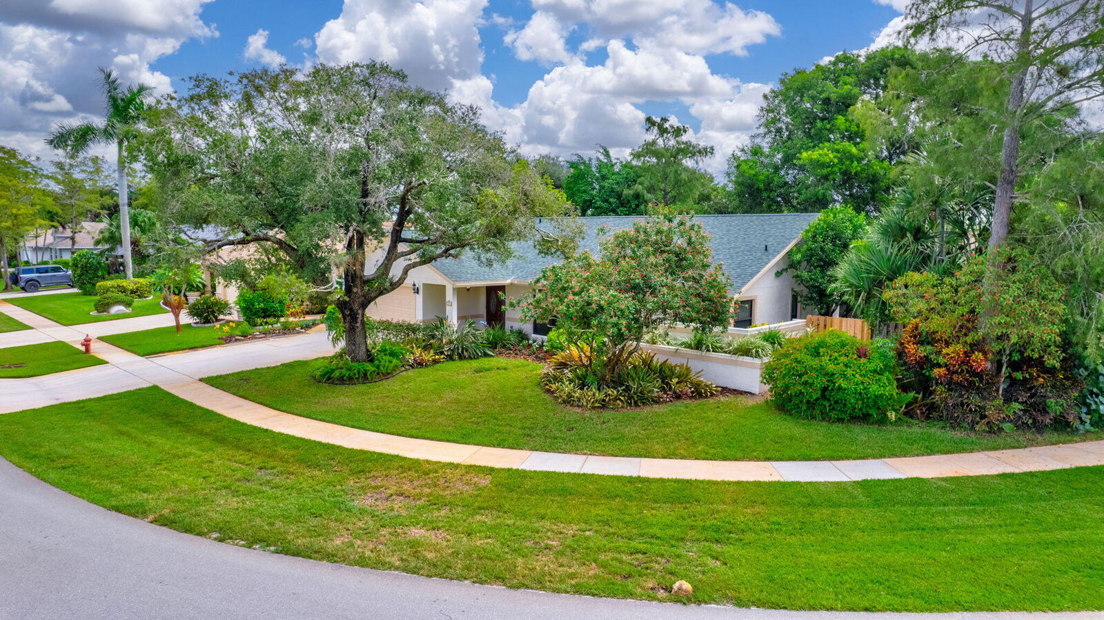 Property Photo:  1824 Primrose Lane  FL 33414 