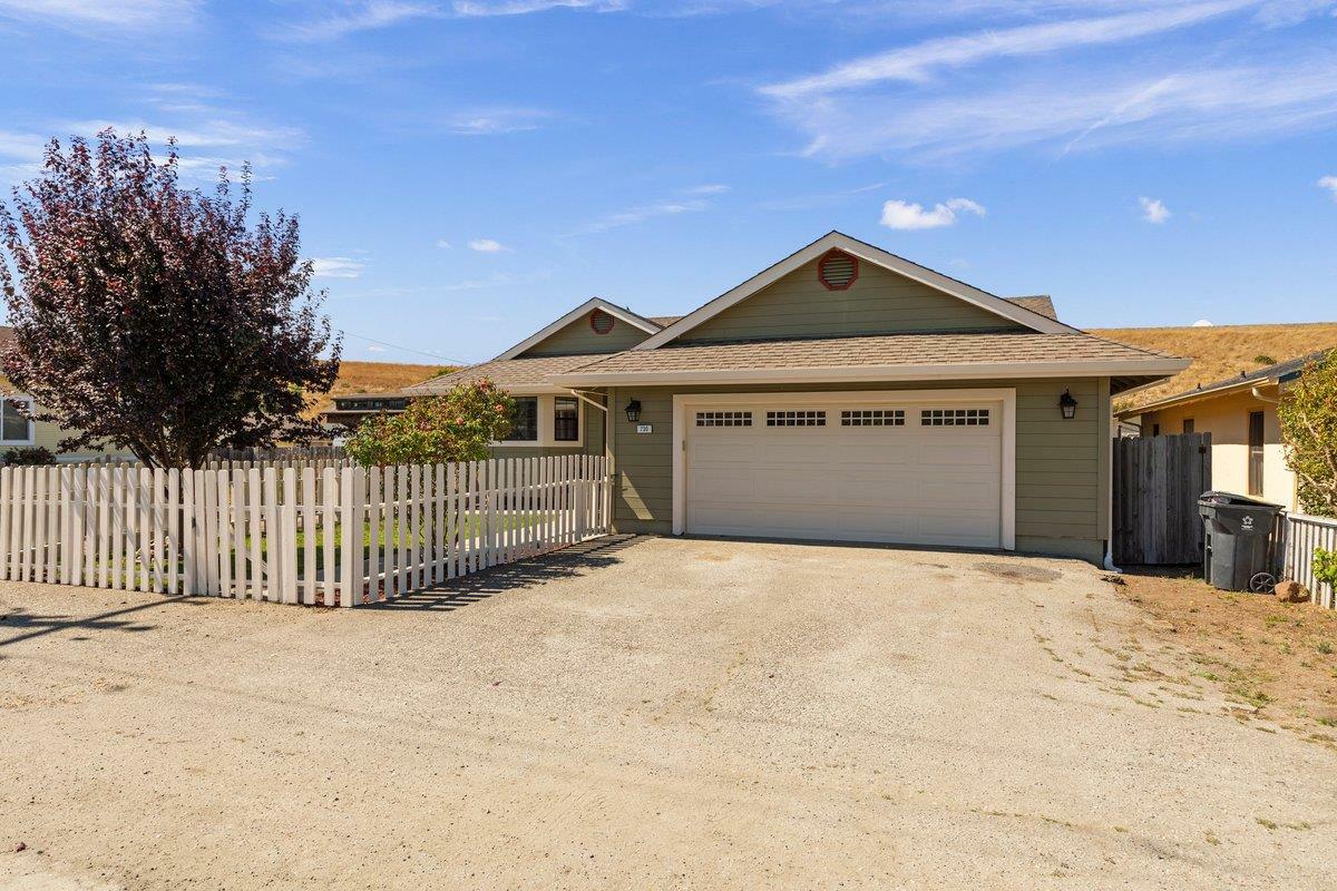 Property Photo:  730 North Street  CA 94060 