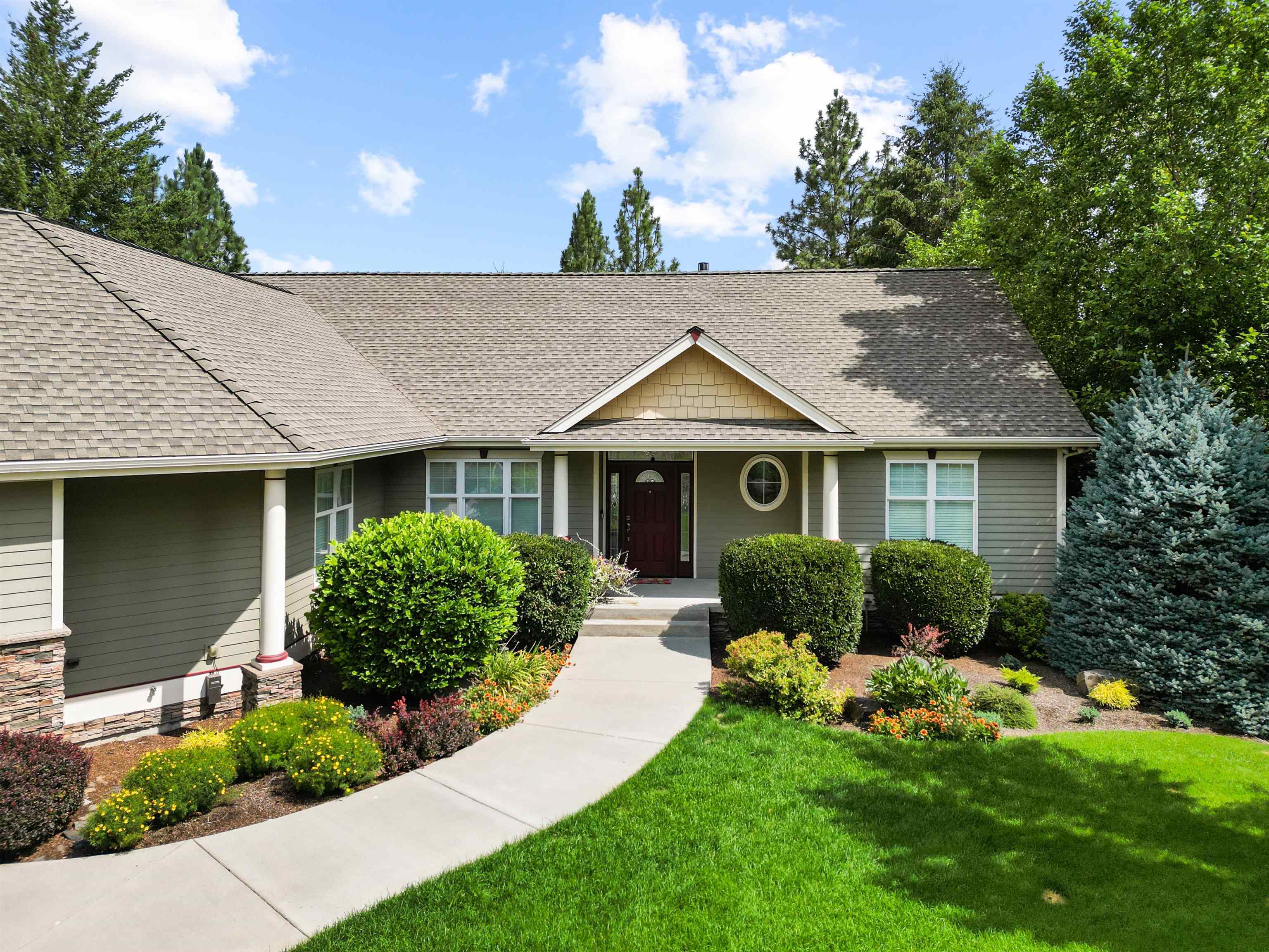 Property Photo:  1721 E Wildflower Ln  WA 99224 