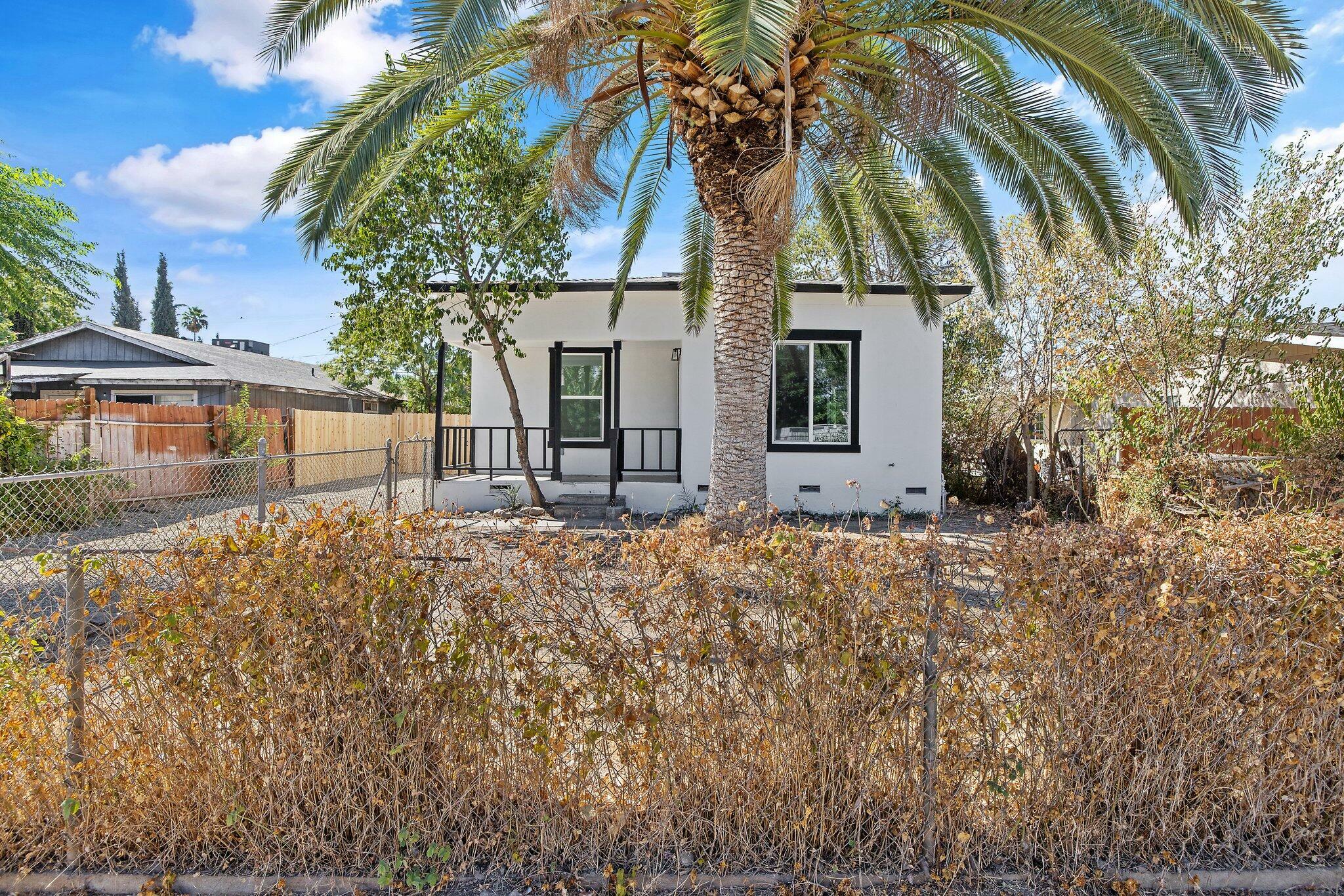 Property Photo:  139 W Fir Avenue  CA 93650 