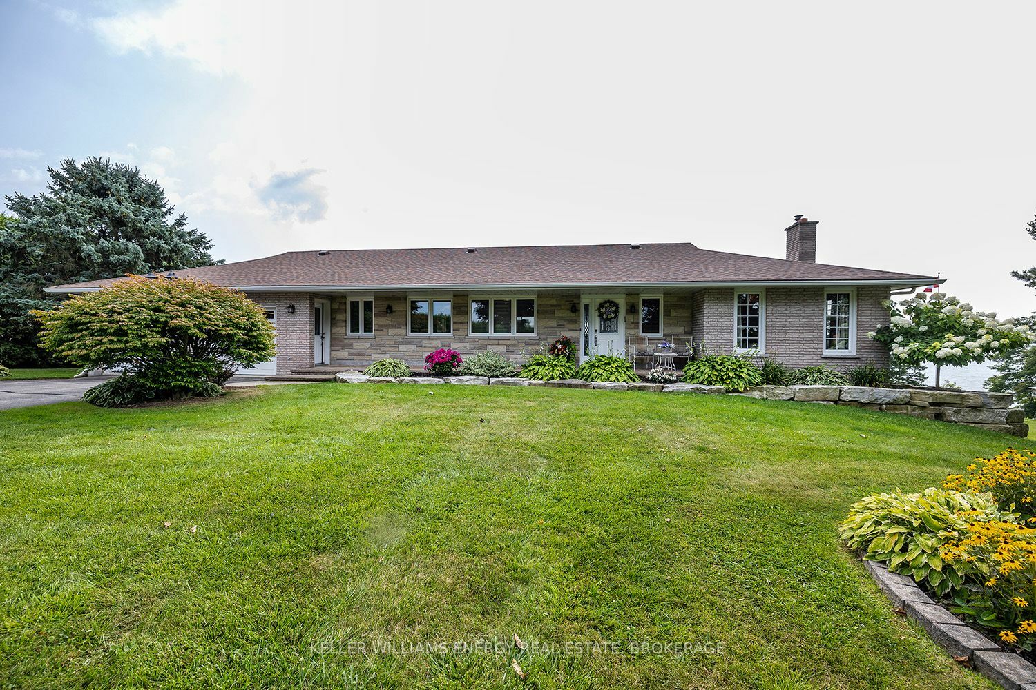 3667 Lakeshore Rd  Clarington ON L1B 0G9 photo