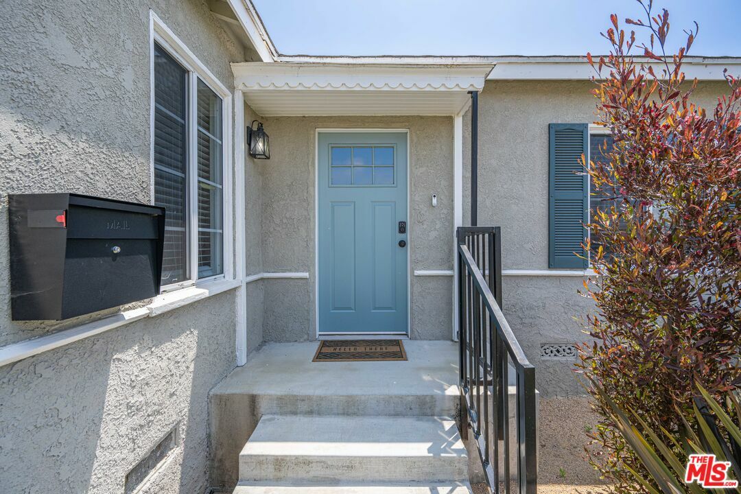 Property Photo:  10610   Ruthelen St  CA 90047 