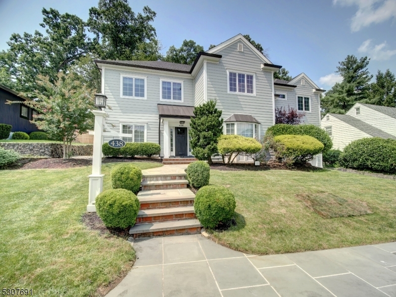 Property Photo: 438 Longfellow Ave NJ 07090