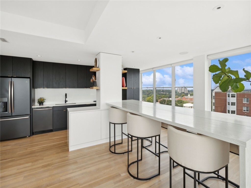 Property Photo: 3660 Grand Avenue 1020 IA 50312