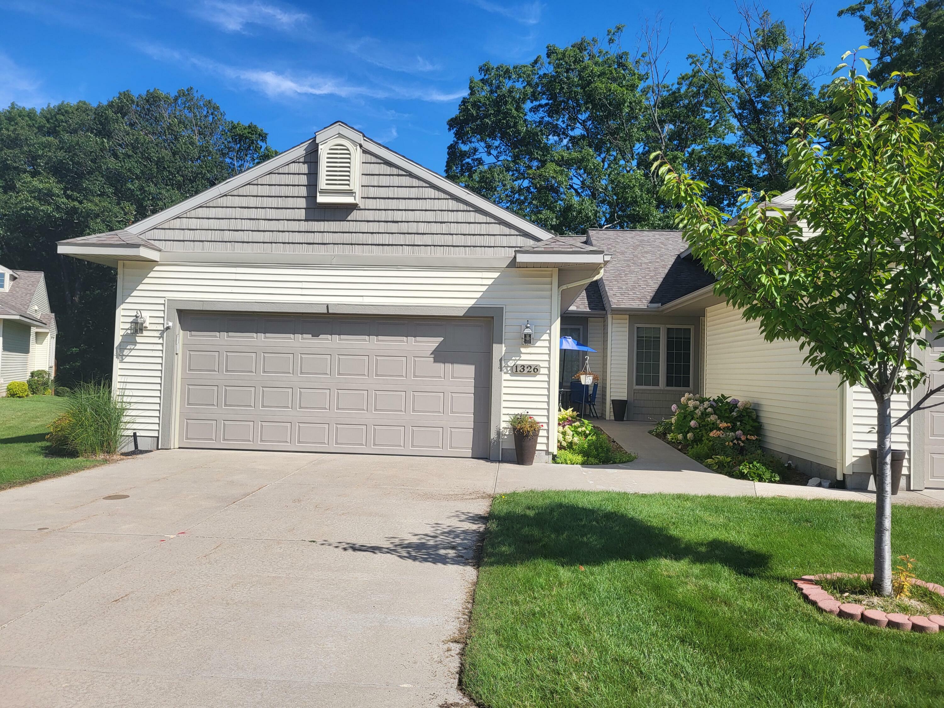 Property Photo:  1326 N Timberview Drive  MI 49461 