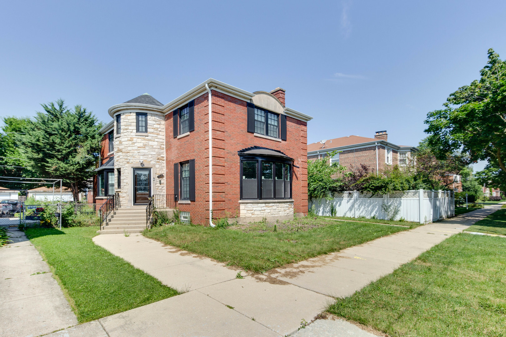 5748 N Saint Louis Avenue  Chicago IL 60659 photo