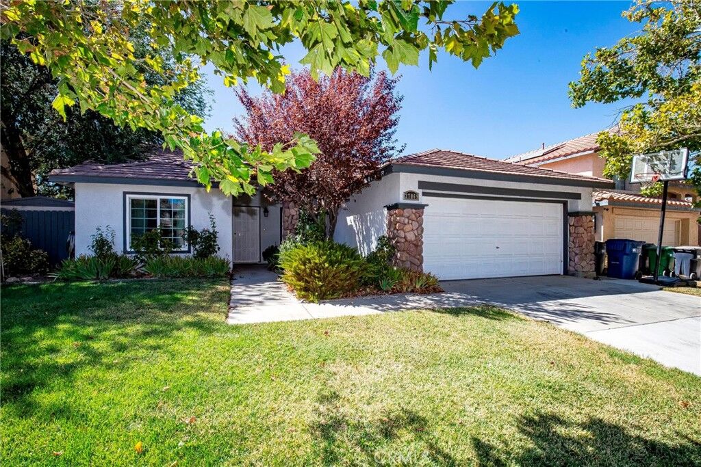 Property Photo: 37069 Boxleaf Road CA 93550