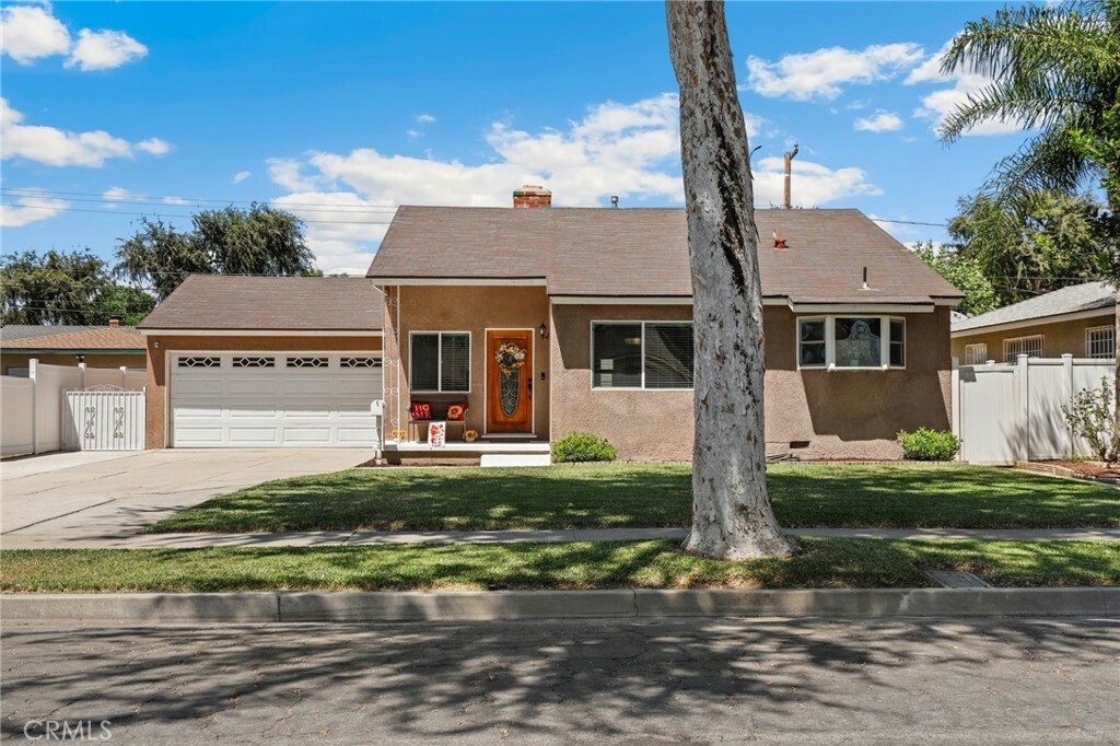 Property Photo:  527 W Hill Avenue  CA 92832 