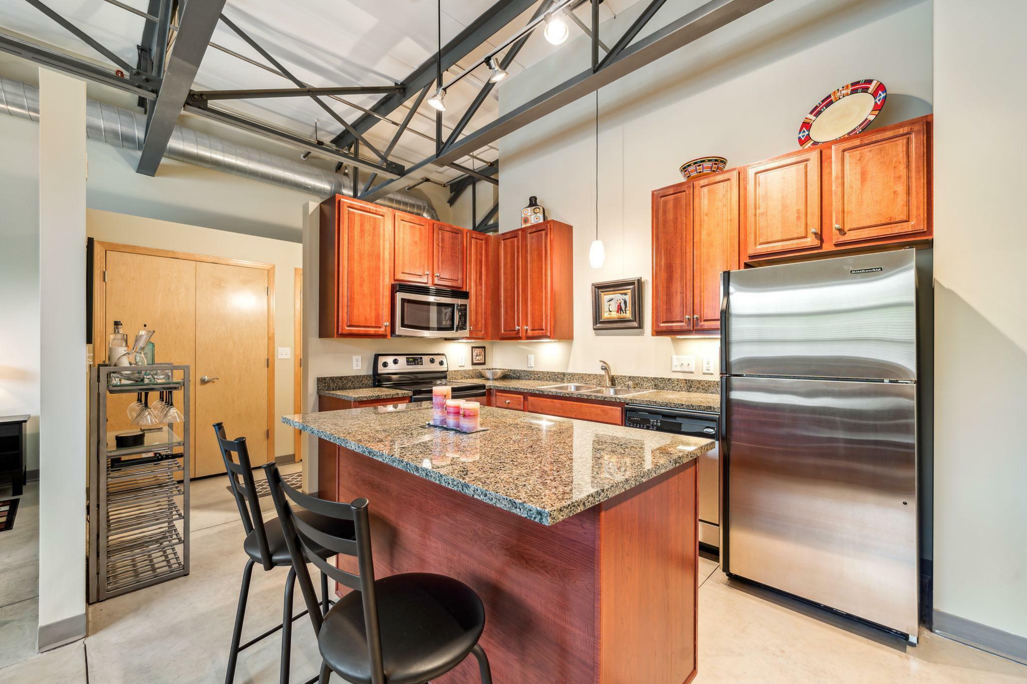 Property Photo:  111 E Franklin Avenue 305  MN 55404 