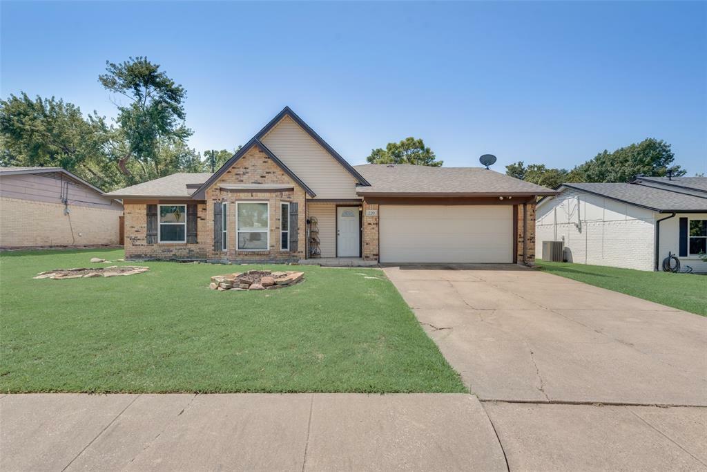 Property Photo:  220 E Grubb Drive  TX 75149 