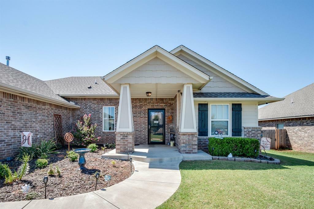 Property Photo:  420 E Charlotte Terrace  OK 73064 