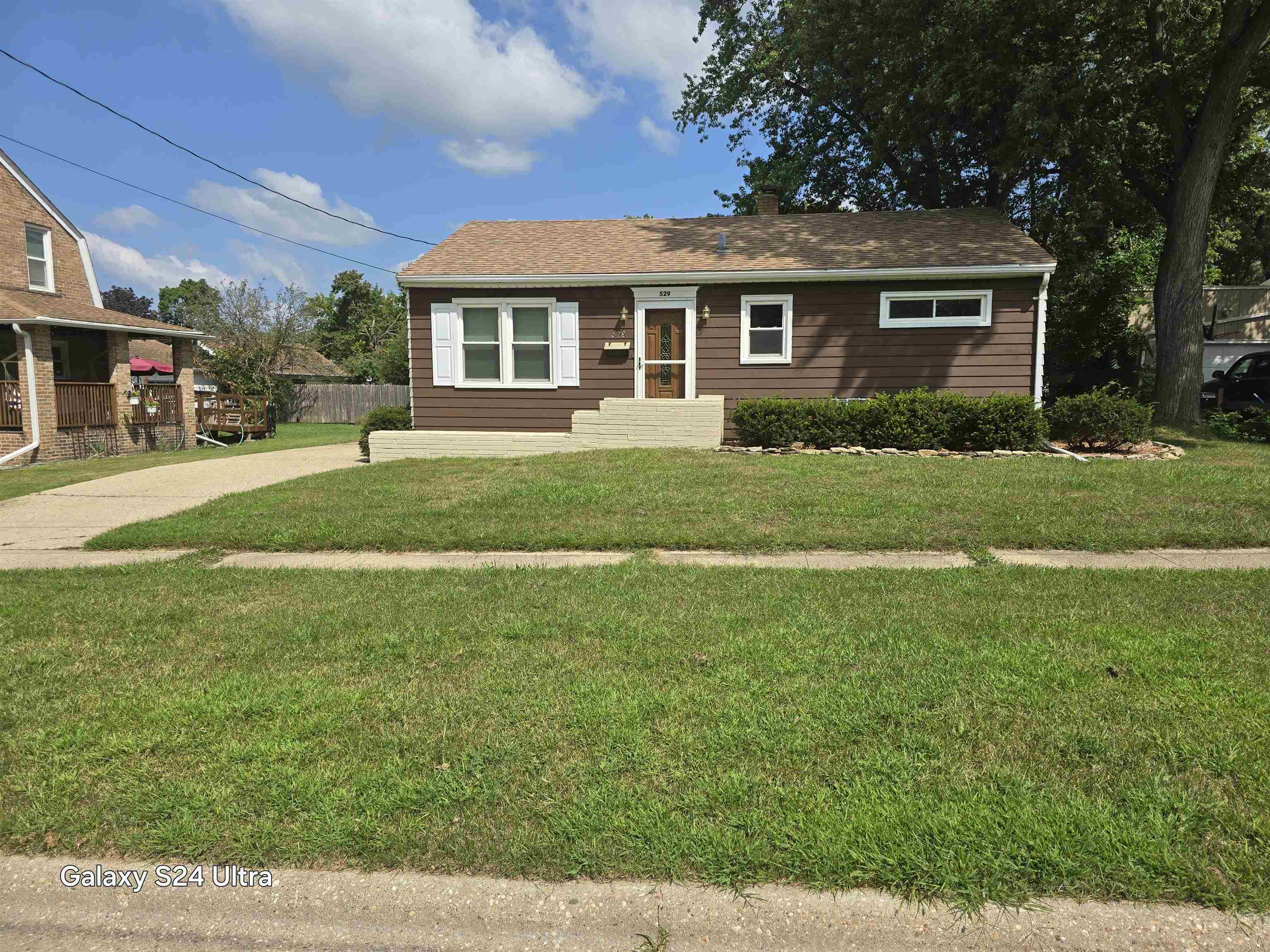 Property Photo:  529 Center Street  IL 61080 