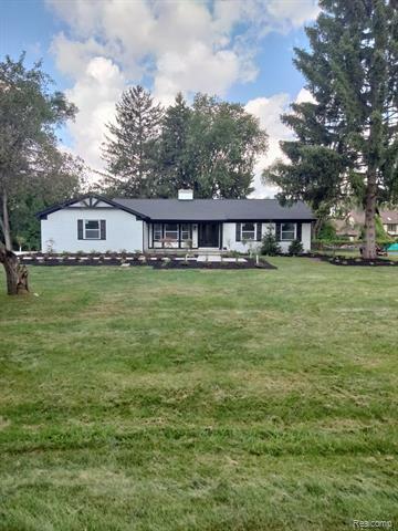 Property Photo:  18661 Laurel Drive  MI 48152 