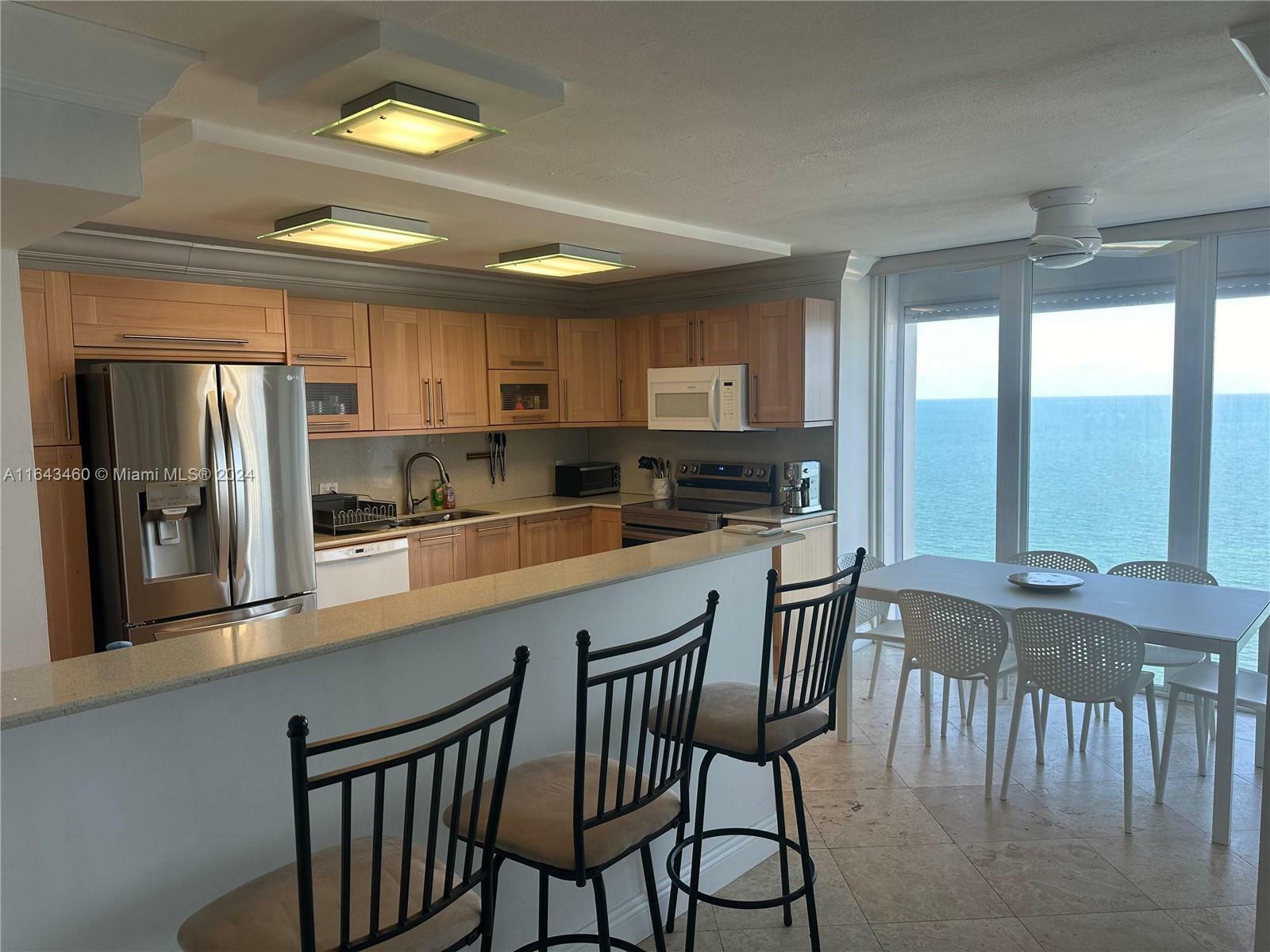 Property Photo:  881 Ocean Dr 19C  FL 33149 