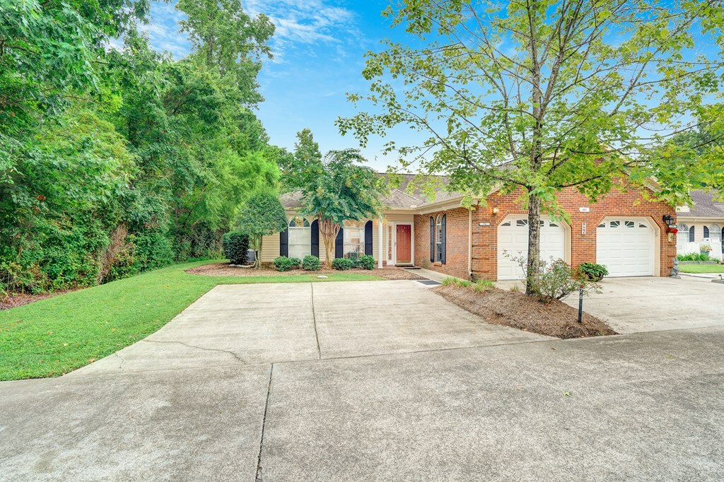 Property Photo:  402 Live Oak Lane  GA 30720 