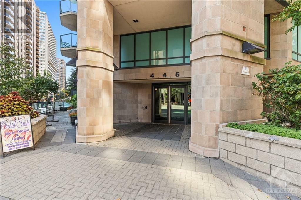 Property Photo:  445 Laurier Avenue 303  ON K1R 0A2 