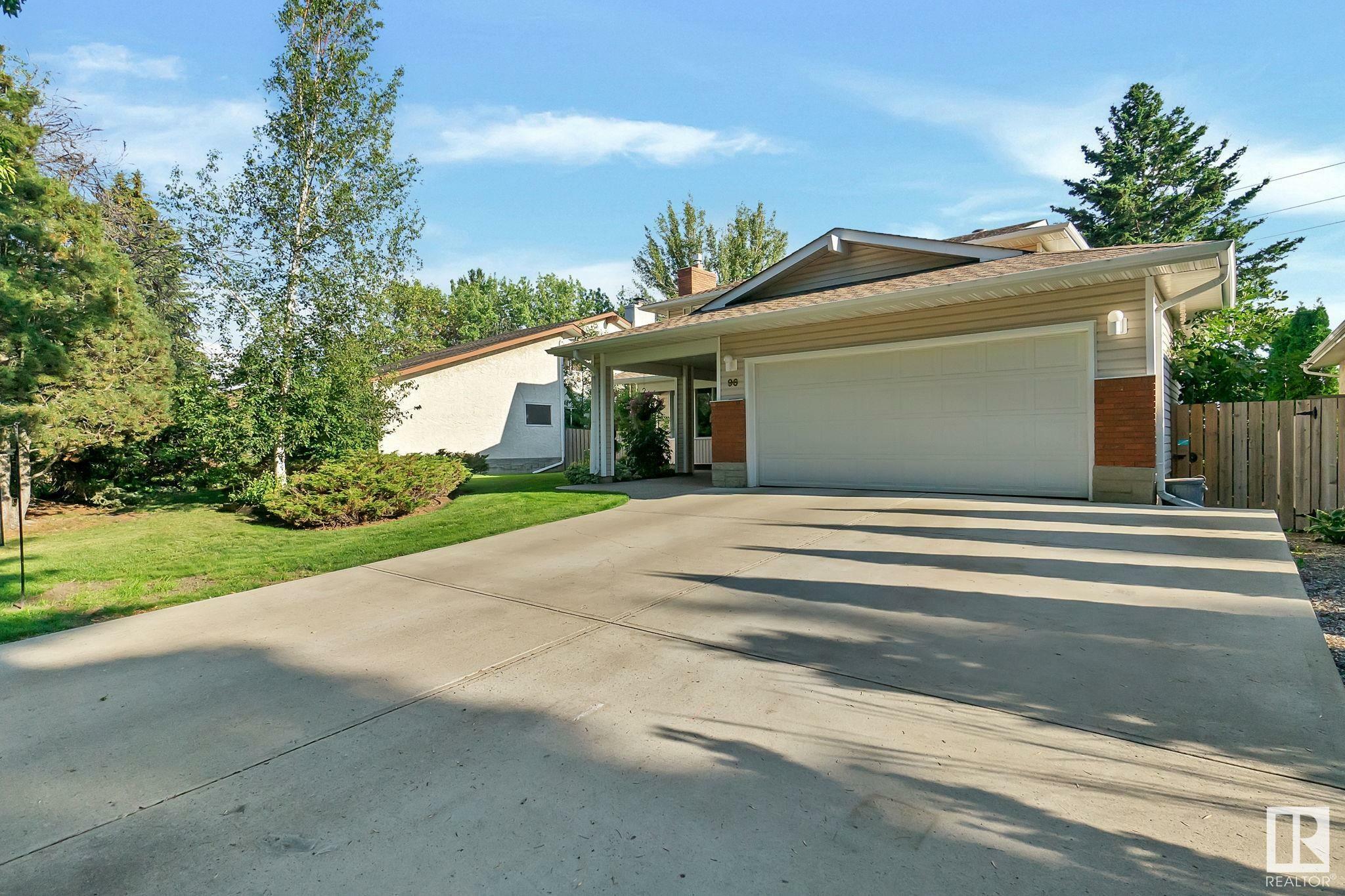 Property Photo:  96 Goodridge Drive  AB T8N 2B2 