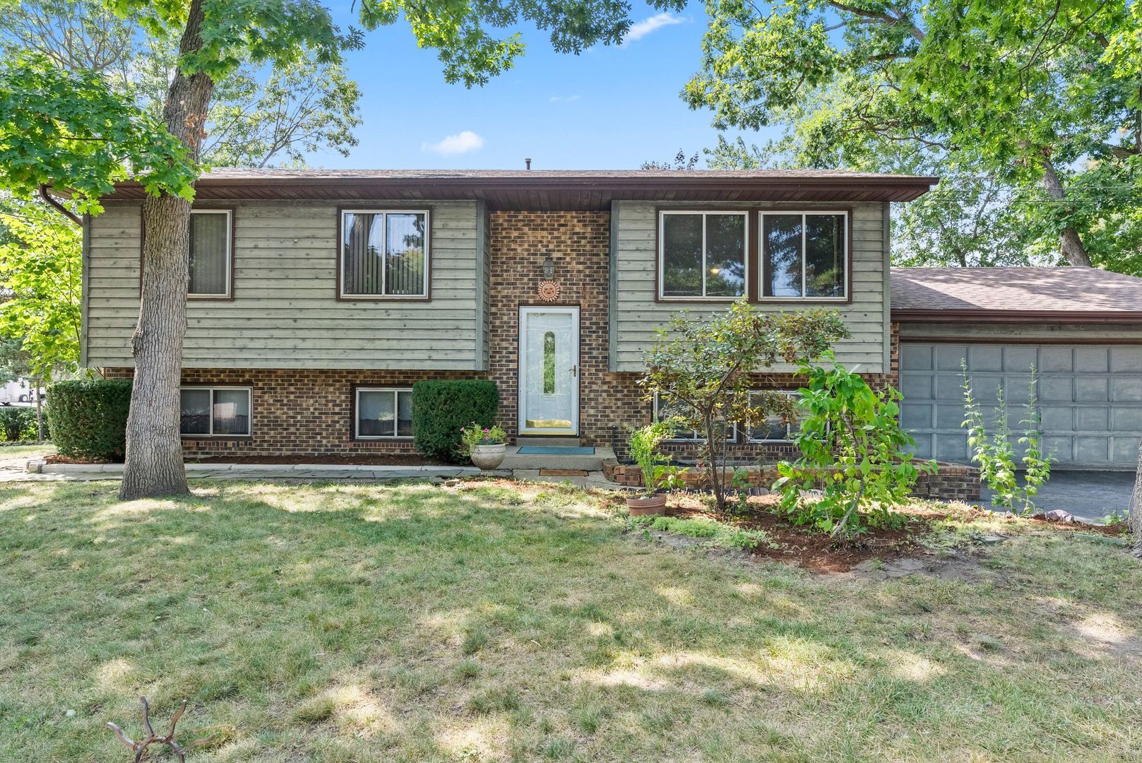 Property Photo: 33460 Lone Rock Road IL 60030