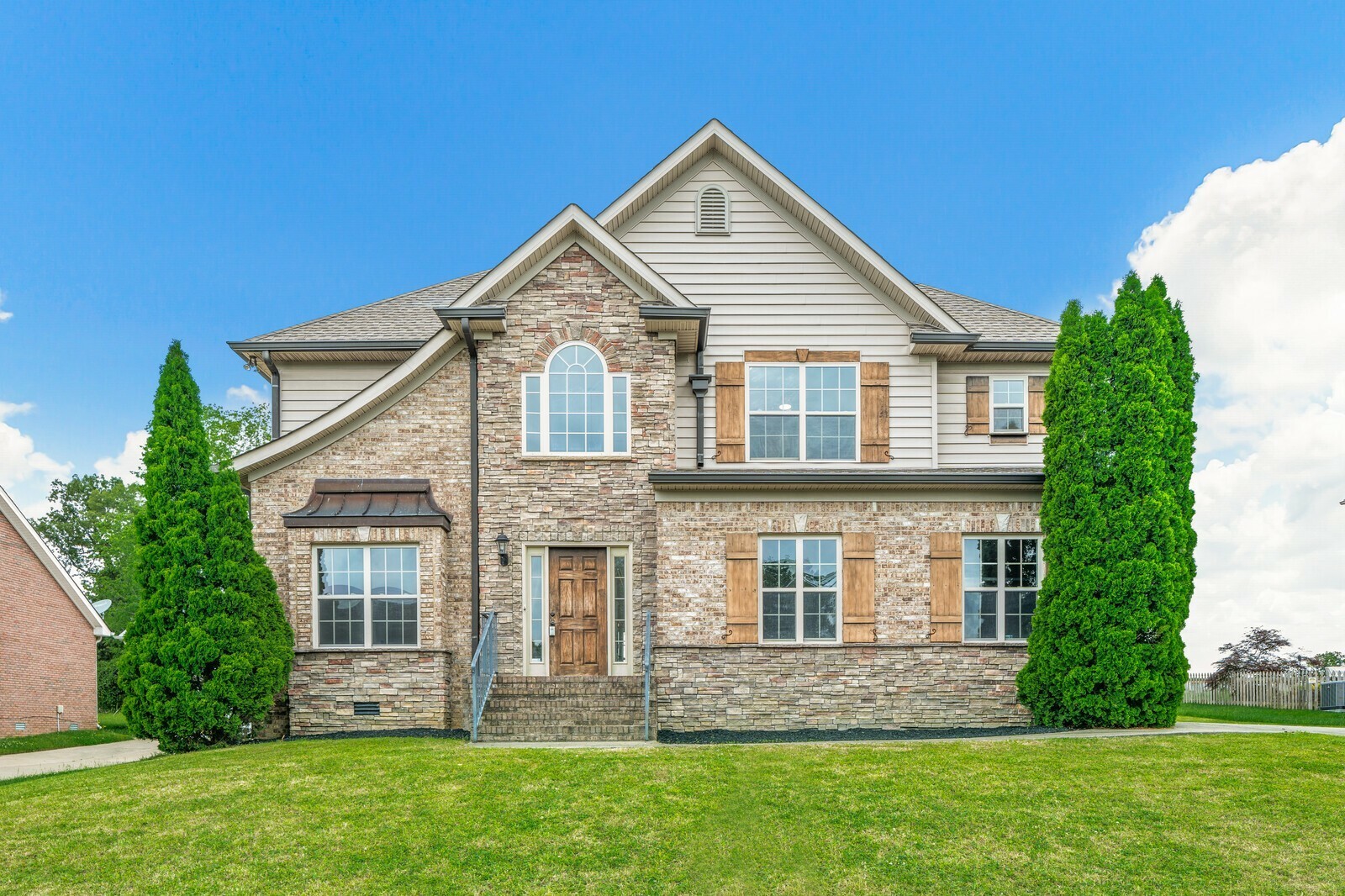 Property Photo: 227 Cullom Way TN 37043