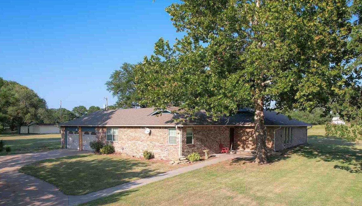 Property Photo:  26 Michael Dr  OK 74604 