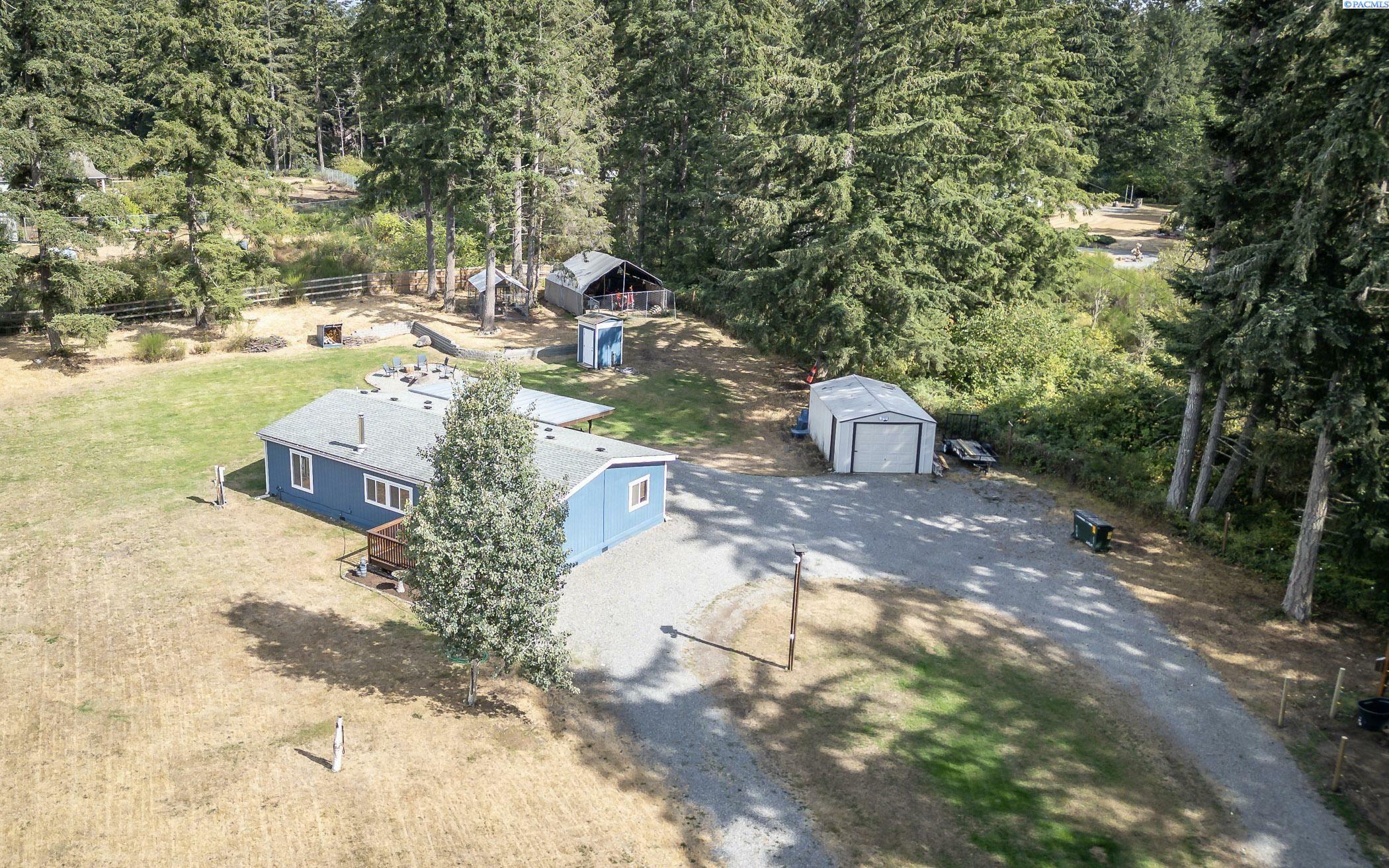 Property Photo:  24707 60th Ave E  WA 98338 