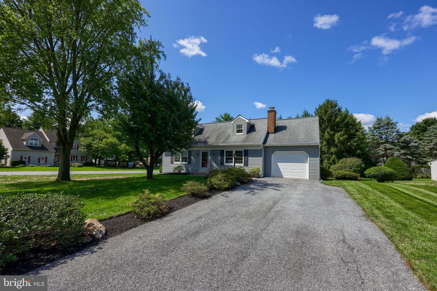 Property Photo:  1520 Duff Land Drive  PA 17538 