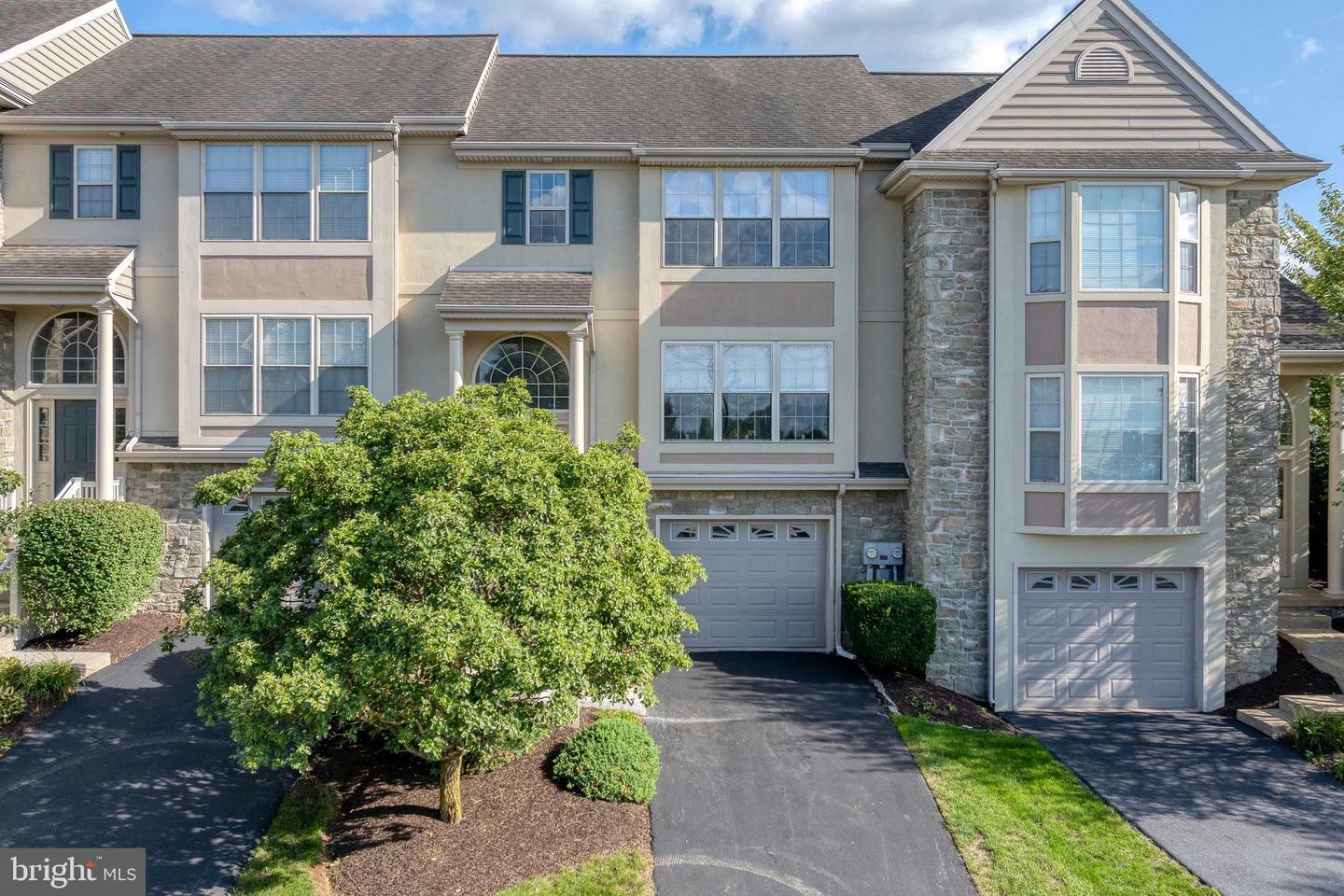 Property Photo:  603 Royal View Drive  PA 17601 