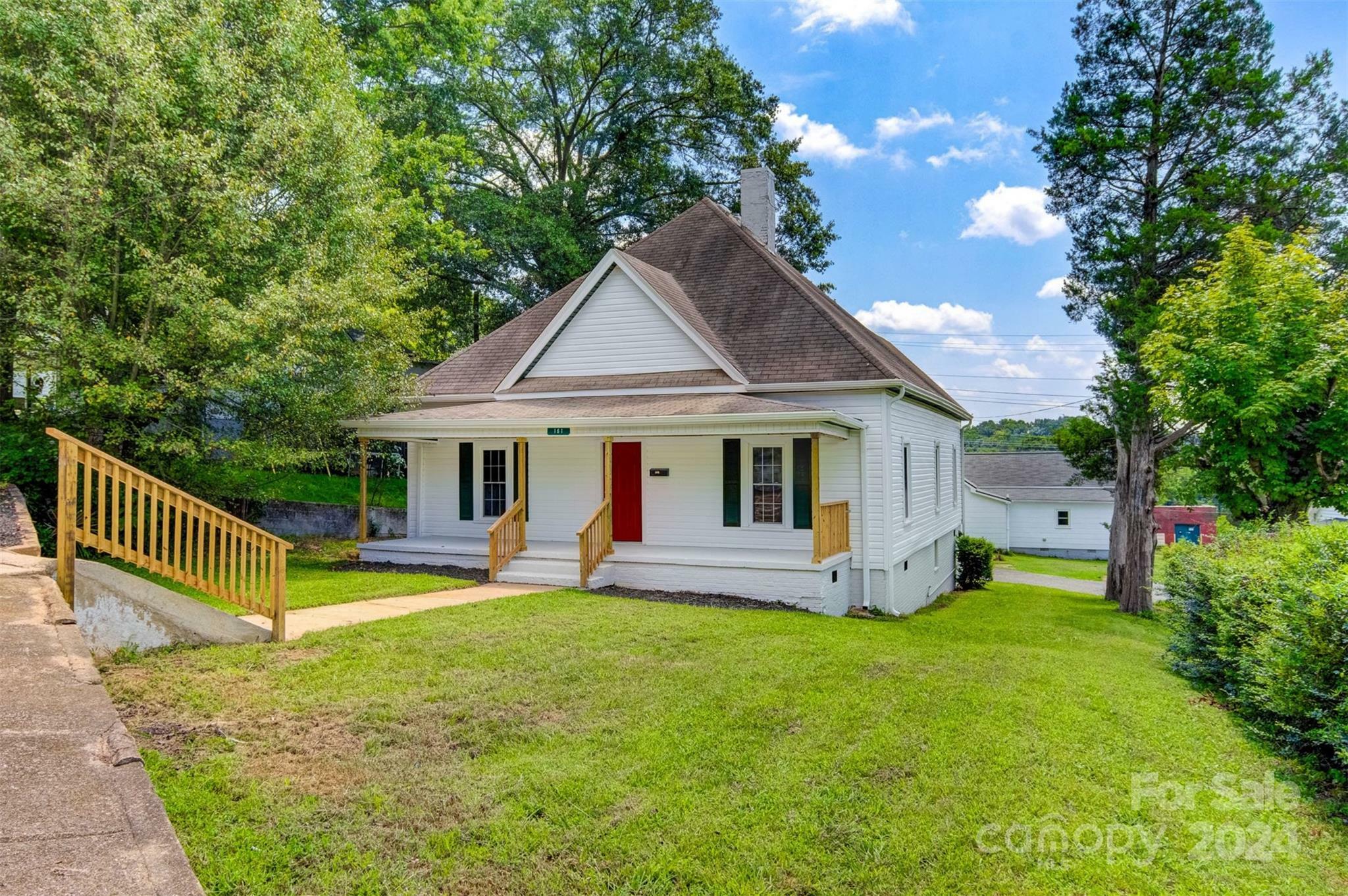 Property Photo:  161 20th Avenue SW  NC 28602 