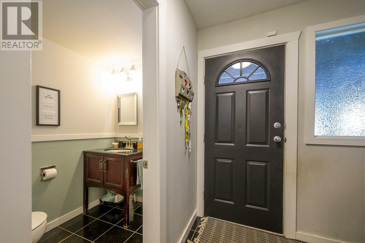 Property Photo:  249 Kitchener Cres 32  BC V2B 1B9 