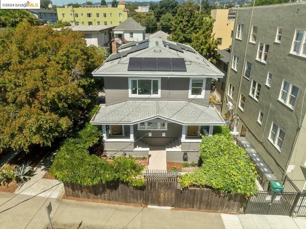 Property Photo:  1454 E 32nd St  CA 94602 