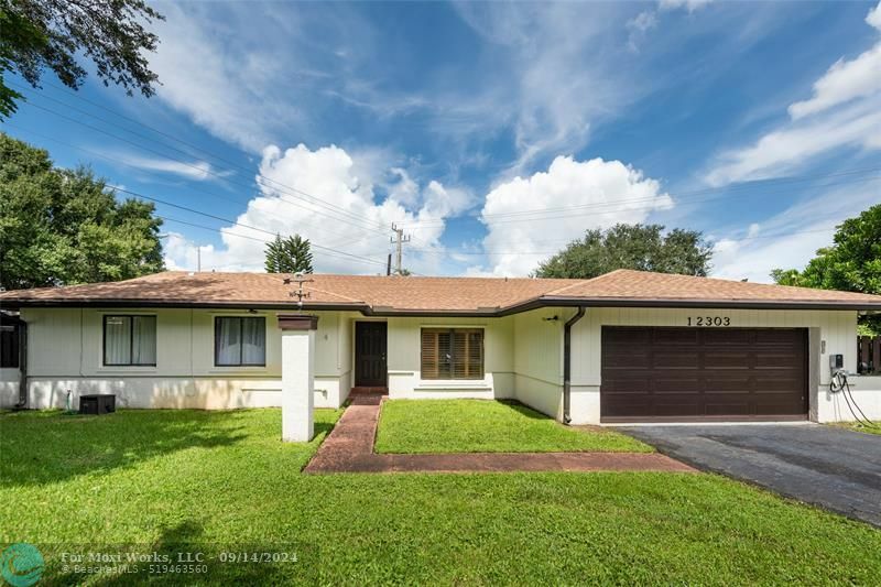 Property Photo:  12303 Paseo Way  FL 33026 